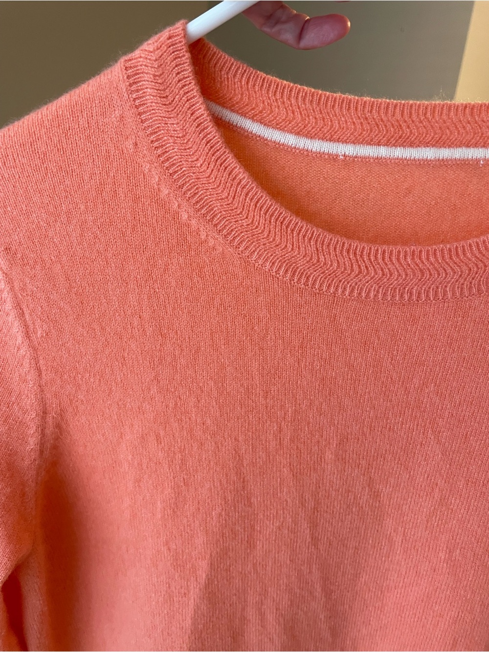 Women’s Cashmere Crewneck Sweater in Coral